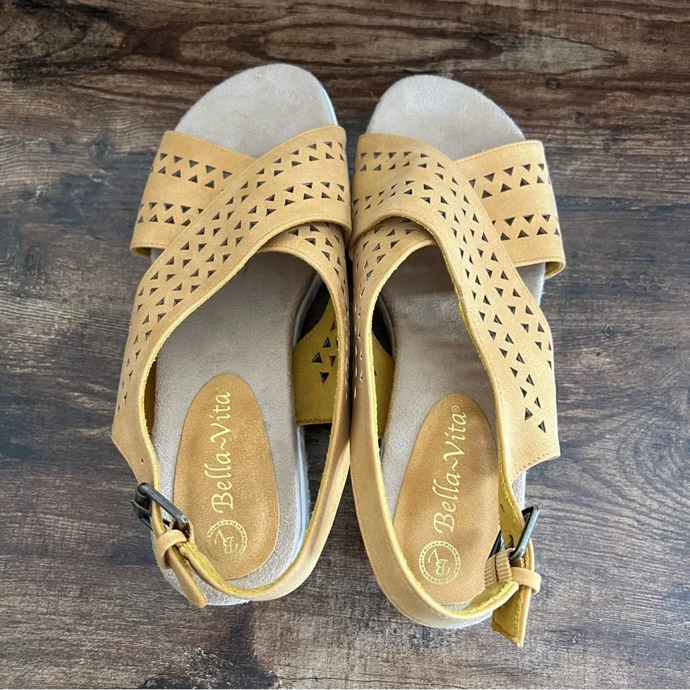 Bella Vita Cosette yellow‎ suede cut out peep toe wedge heel sandal women's 7.5